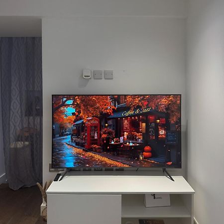 Mayfair 2 Beds Flat Near Bond Street, Opposite Selfridges On Oxford Street 런던 외부 사진
