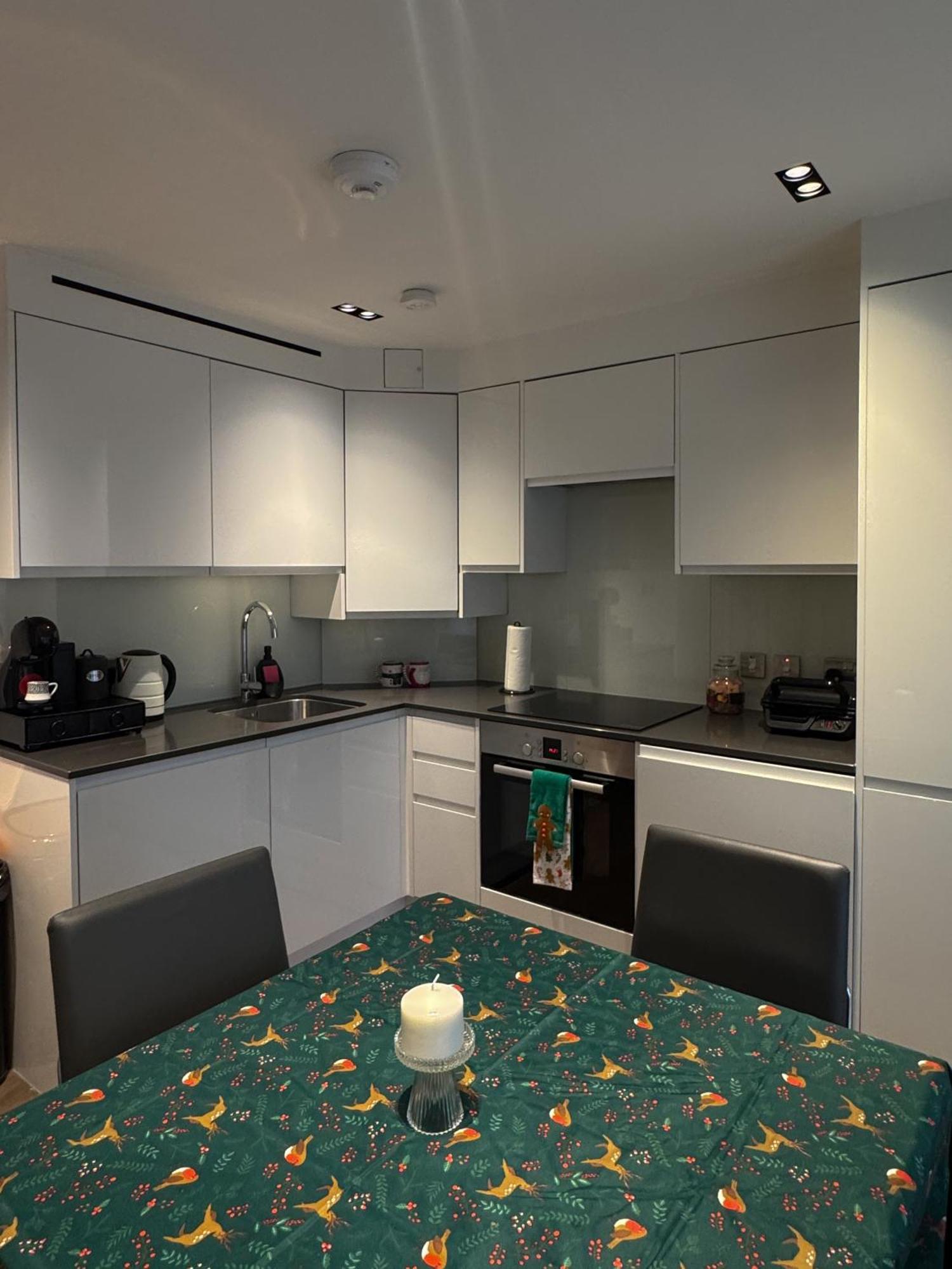 Mayfair 2 Beds Flat Near Bond Street, Opposite Selfridges On Oxford Street 런던 외부 사진